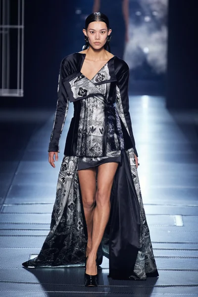 Look 15